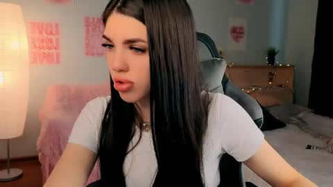 Molly online show from 04-11-26, 04:28