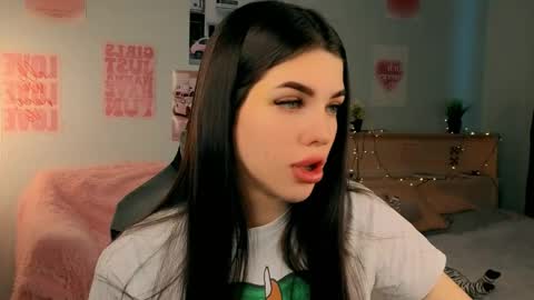 Molly online show from 04-26-26, 03:48