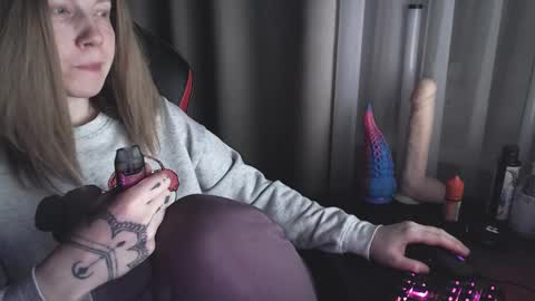 I have new photos come and see with love Molly online show from 02-12-25, 11:51