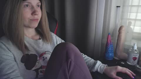 I have new photos come and see with love Molly online show from 03-04-25, 07:08