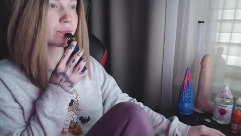 I have new photos come and see with love Molly online show from 03-06-25, 11:03