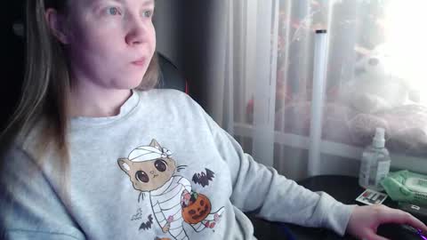 I have new photos come and see with love Molly online show from 02-24-26, 07:17