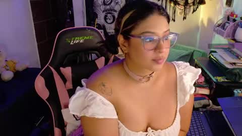 Molly online show from 04-17-26, 05:54