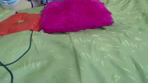 Snapshot of mollyandbra chatting on 01-19-25, 10:17 Molly And Brad online show from 01-19-25, 10:17