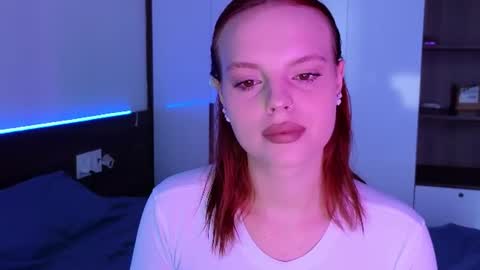Snapshot of mollybossy chatting on 06-22-26, 12:24 Molly online show from 06-22-26, 12:24