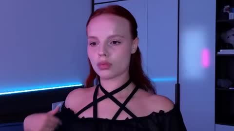 Snapshot of mollybossy chatting on 07-17-26, 01:12 Molly online show from 07-17-26, 01:12