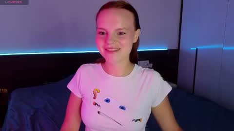 Snapshot of mollybossy chatting on 07-19-26, 12:36 Molly online show from 07-19-26, 12:36