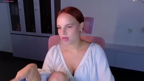 Snapshot of mollybossy chatting on 07-23-26, 01:58 Molly online show from 07-23-26, 01:58