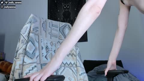 Molly online show from 01-12-25, 03:57