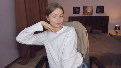 Snapshot of mollydangerous chatting on 12-19-24, 02:02 Taisha online show from 12-19-24, 02:02