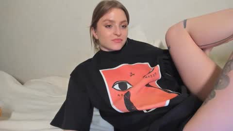 Snapshot of mollydangerous chatting on 02-06-25, 06:24 Taisha online show from 02-06-25, 06:24