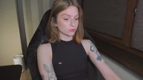 Snapshot of mollydangerous chatting on 11-04-25, 06:29 Taisha online show from 11-04-25, 06:29