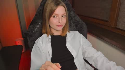 Snapshot of mollydangerous chatting on 11-07-25, 05:13 Taisha online show from 11-07-25, 05:13