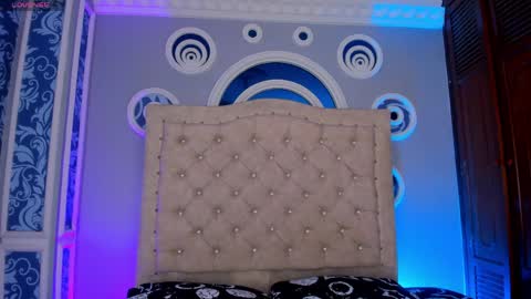 Snapshot of mollydoll_amour chatting on 04-17-26, 11:24 MollyDoll online show from 04-17-26, 11:24