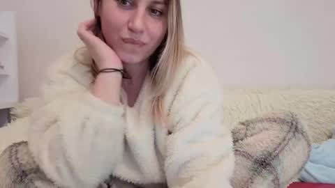 Nica    follow me   online show from 01-05-26, 10:24