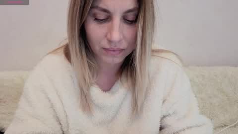 Nica    follow me   online show from 01-10-26, 08:10