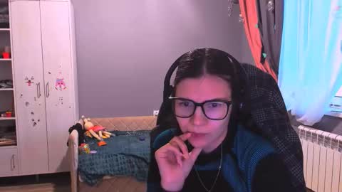  KIRA  online show from 12-02-25, 02:50