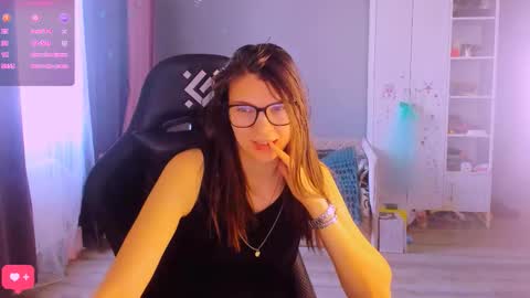  KIRA  online show from 03-25-26, 04:18