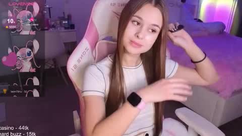 Molly online show from 10-31-25, 03:07