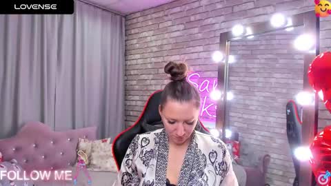 hi im Molly heregreat boobs big heart  warm pussy  online show from 03-05-25, 03:51