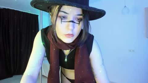 Snapshot of mollyposh chatting on 12-13-24, 10:23 Molly online show from 12-13-24, 10:23