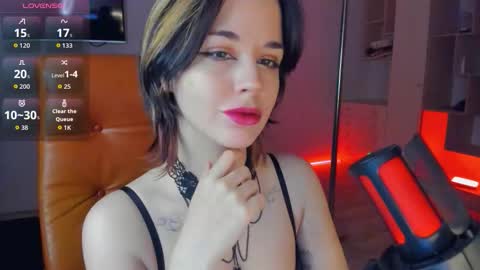 Snapshot of mollyposh chatting on 11-12-25, 04:51 Molly online show from 11-12-25, 04:51