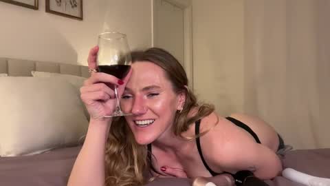 mollyrae8869 online show from 12-17-25, 03:23