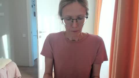 AngelMomm online show from 09-26-25, 05:00