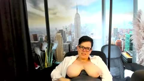 MollySun Nina Randmann online show from 10-28-25, 06:43