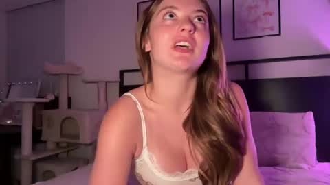 Molly Moon online show from 07-23-26, 04:32