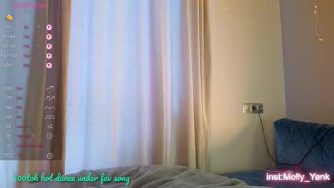 Molly online show from 10-11-25, 11:09