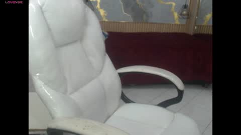 mom online show from 06-18-26, 06:01