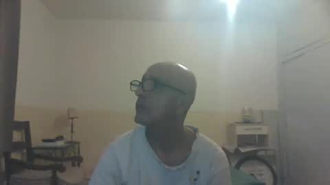 Snapshot of moment71200 chatting on 01-04-25, 07:02 moment71200 online show from 01-04-25, 07:02