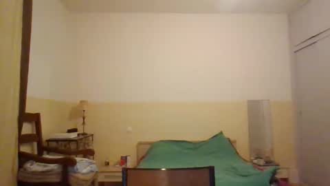 Snapshot of moment71200 chatting on 11-13-25, 07:13 moment71200 online show from 11-13-25, 07:13