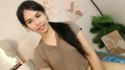 MOMIKHEM online show from 06-18-26, 06:13