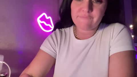 Rihanna online show from 01-05-26, 05:27