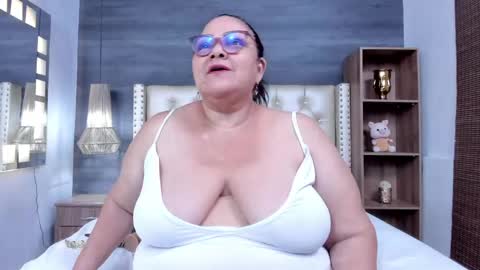 Jelitza online show from 05-21-26, 09:16
