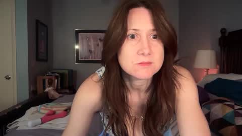 Snapshot of mommygoddessl chatting on 09-15-25, 02:00 Goddess L online show from 09-15-25, 02:00