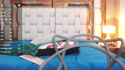 Snapshot of mommyissuess_ chatting on 02-20-25, 05:23 Daphne online show from 02-20-25, 05:23