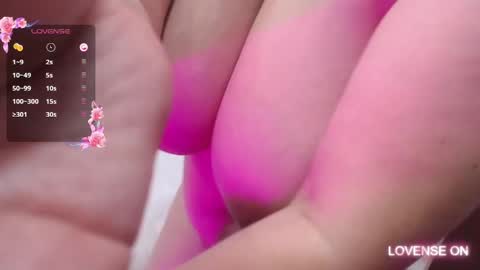 Snapshot of mommyissuess_ chatting on 03-07-25, 02:15 Daphne online show from 03-07-25, 02:15