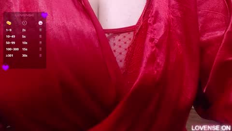 Snapshot of mommyissuess_ chatting on 03-11-25, 11:26 Daphne online show from 03-11-25, 11:26