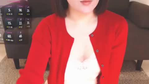 Momo online show from 11-12-25, 11:25