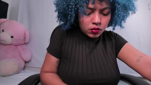 Momo  online show from 04-19-26, 03:28