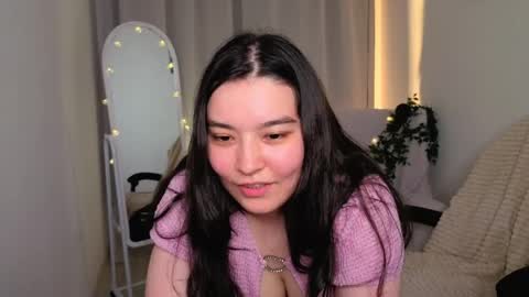 Momo online show from 05-19-26, 01:56