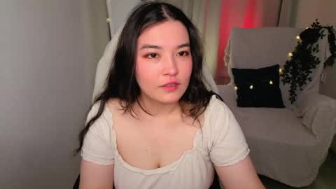 Momo online show from 05-25-26, 10:38