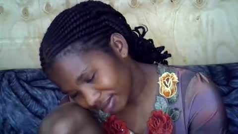 momsdoll online show from 05-26-26, 08:21