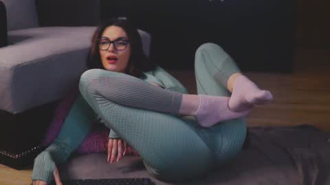 Mona Lisss online show from 01-18-25, 06:21