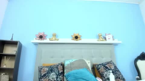 paola online show from 10-31-25, 02:51