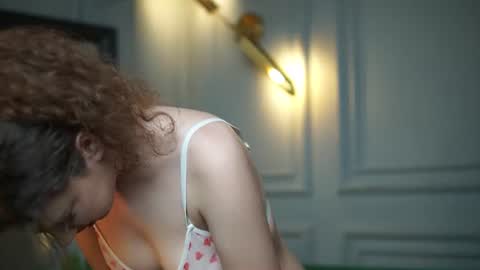 Snapshot of monapinky chatting on 07-14-26, 02:38 Mona online show from 07-14-26, 02:38