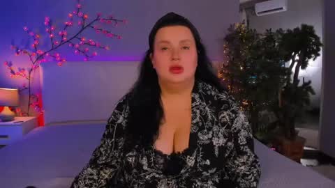 Snapshot of monasteel chatting on 05-25-26, 12:11 Monica online show from 05-25-26, 12:11